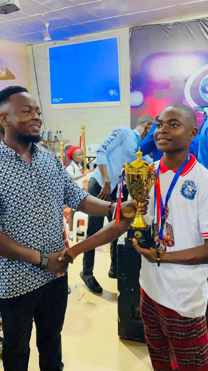 Award presentation at Howard Academy